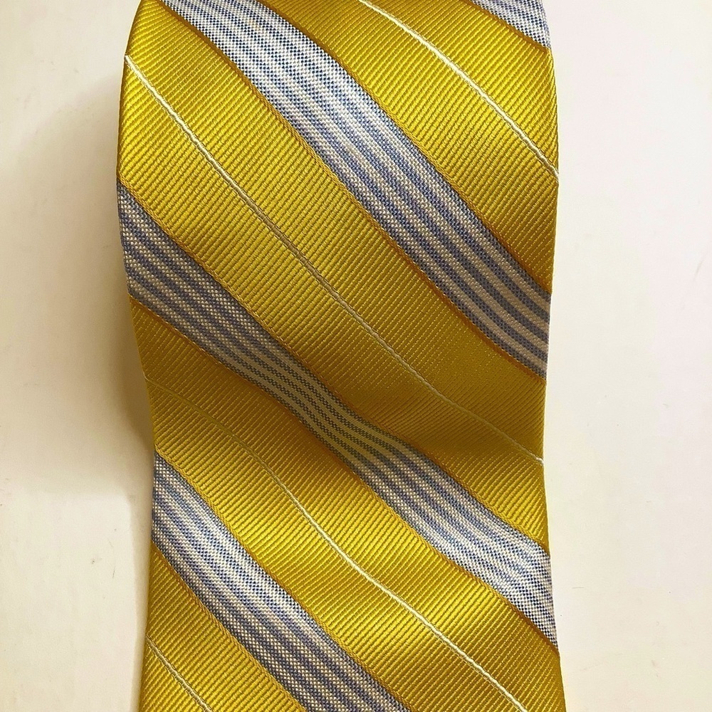 IZOD Yellow Blue Striped Woven 100% Silk Necktie Classic Prep